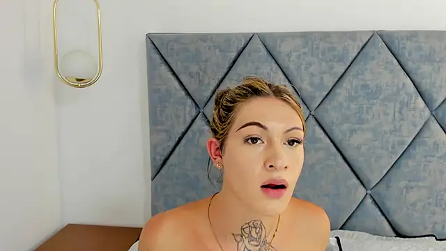 Lizz Luna online show from 12/14/24, 09:35