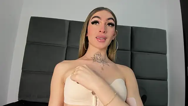 Lizz Luna online show from 11/28/25, 05:59