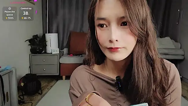 Snapshot of Youth3_ chatting on 02/17/25, 04:37 Youth3  online show from 02/17/25, 04:37