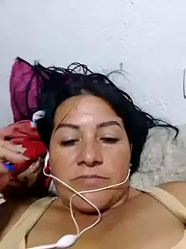 Snapshot of lupita_2023 chatting on 12/15/24, 10:58 lupita 2023 online show from 12/15/24, 10:58