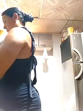 Snapshot of lupita_2023 chatting on 09/10/25, 01:55 lupita 2023 online show from 09/10/25, 01:55