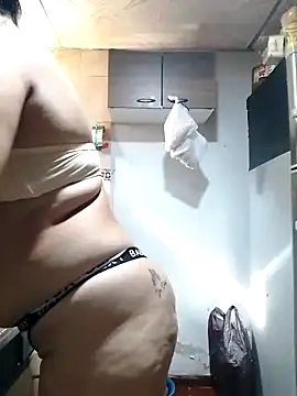 Snapshot of lupita_2023 chatting on 09/11/25, 01:22 lupita 2023 online show from 09/11/25, 01:22