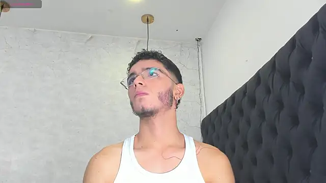 Ian Castillo  online show from 02/13/25, 11:17