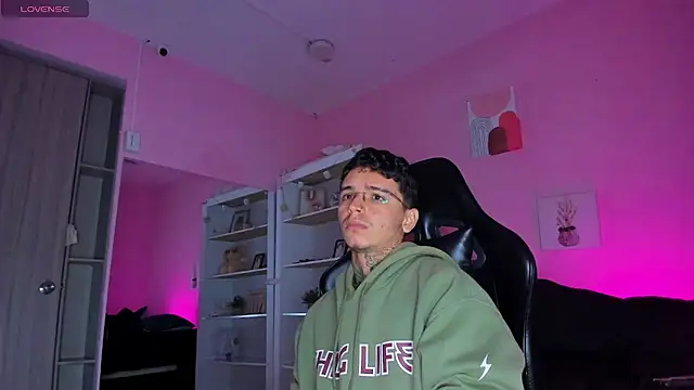 Ian Castillo  online show from 10/09/25, 11:08