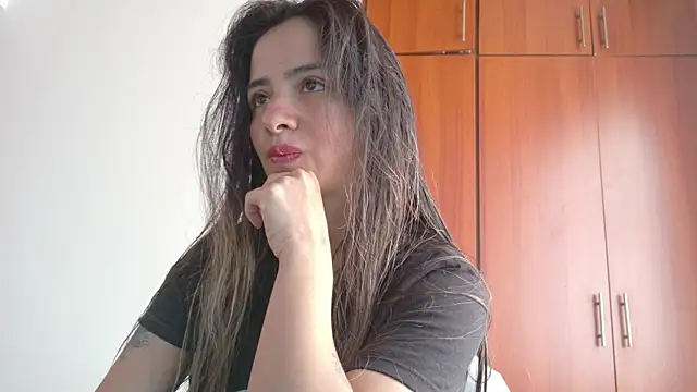 julietta   jackson online show from 04/25/26, 06:05