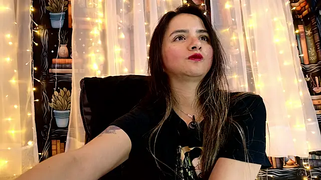 Snapshot of julietta___jackson chatting on 06/10/26, 10:08 julietta jackson online show from 06/10/26, 10:08