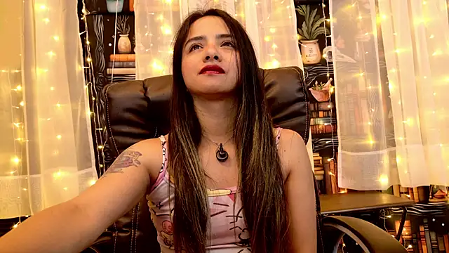 Snapshot of julietta___jackson chatting on 07/03/26, 11:22 julietta jackson online show from 07/03/26, 11:22