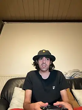 wolfwhite95 online show from 10/12/25, 01:04