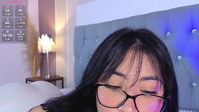 Snapshot of aprildreams19 chatting on 02/03/26, 12:21 aprildreams19 online show from 02/03/26, 12:21