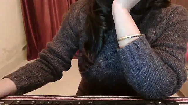 ANANYA-TIWARI online show from 12/16/25, 02:33