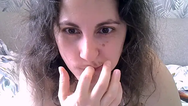 ShelaDiass online show from 03/27/26, 05:24