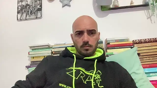 alessandromori91 online show from 04/15/26, 08:09