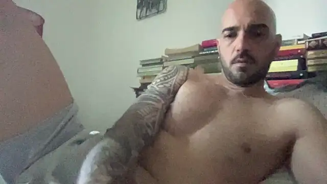 Snapshot of alessandromori91 chatting on 05/26/26, 05:58 alessandromori91 online show from 05/26/26, 05:58
