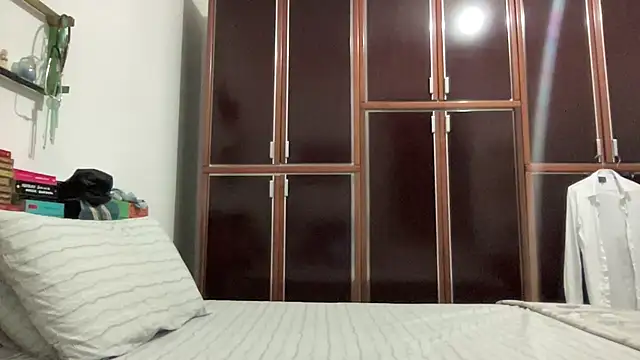 Snapshot of alessandromori91 chatting on 06/15/26, 12:13 alessandromori91 online show from 06/15/26, 12:13