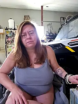 MsShelby40 online show from 12/28/24, 05:14