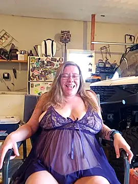 MsShelby40 online show from 09/10/25, 10:10