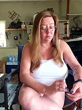 Snapshot of MsShelby40 chatting on 06/16/26, 03:58 MsShelby40 online show from 06/16/26, 03:58