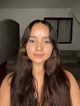 Snapshot of MollySanders___ chatting on 12/13/24, 02:21 MollySanders    online show from 12/13/24, 02:21