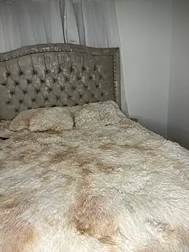 Snapshot of MollySanders___ chatting on 12/20/24, 10:22 MollySanders    online show from 12/20/24, 10:22