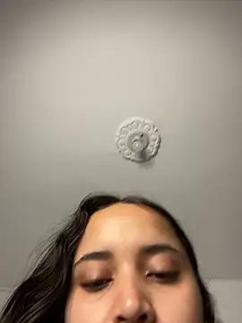 Snapshot of MollySanders___ chatting on 12/29/24, 02:52 MollySanders    online show from 12/29/24, 02:52