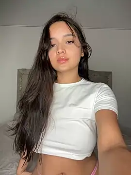 Snapshot of MollySanders___ chatting on 01/22/25, 03:41 MollySanders    online show from 01/22/25, 03:41