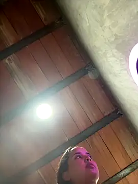 Snapshot of MollySanders___ chatting on 10/21/25, 10:54 MollySanders    online show from 10/21/25, 10:54