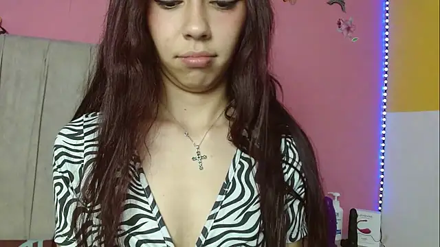 Snapshot of monicahotsex303av chatting on 01/29/25, 08:25 monicahotsex303av online show from 01/29/25, 08:25