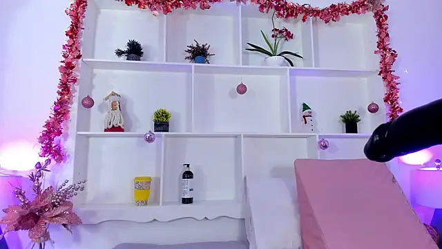 Jenifer Diaz online show from 01/06/25, 04:44