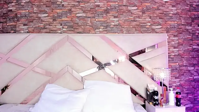 sophie pariss online show from 10/16/25, 03:40