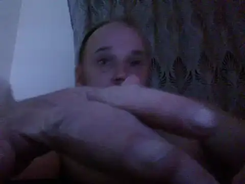Snapshot of FROL83 chatting on 04/05/26, 07:55 FROL83 online show from 04/05/26, 07:55