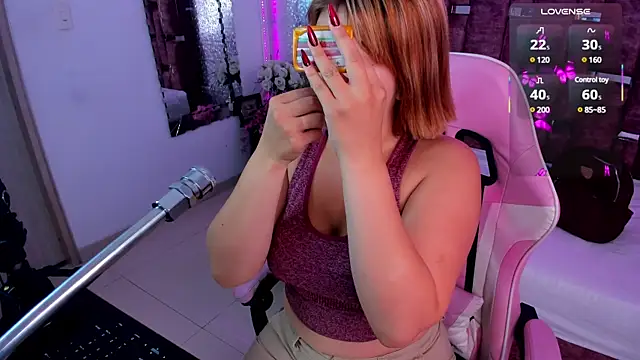 AlessiaDouce online show from 02/12/25, 08:29