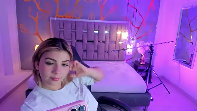 AlessiaDouce online show from 11/08/25, 04:01