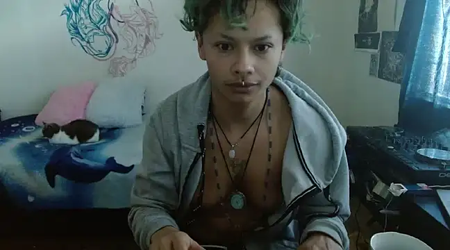 Snapshot of fenixmfx19 chatting on 12/19/24, 01:07 fenixmfx19 online show from 12/19/24, 01:07