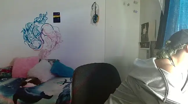 Snapshot of fenixmfx19 chatting on 12/25/24, 03:17 fenixmfx19 online show from 12/25/24, 03:17