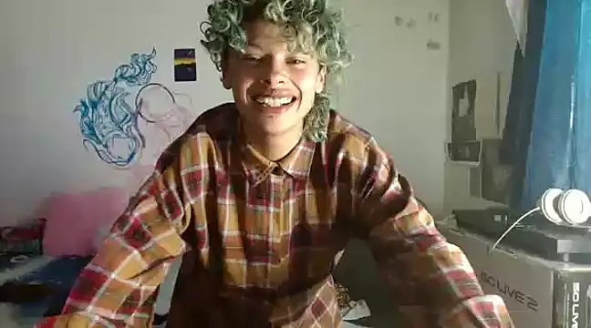 Snapshot of fenixmfx19 chatting on 12/25/24, 09:22 fenixmfx19 online show from 12/25/24, 09:22