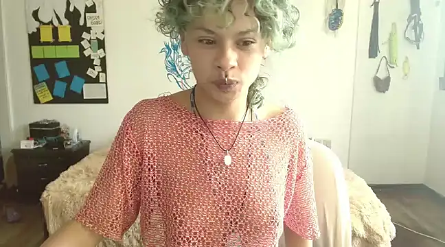 Snapshot of fenixmfx19 chatting on 01/02/25, 09:18 fenixmfx19 online show from 01/02/25, 09:18