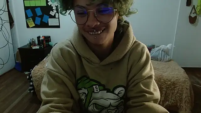 Snapshot of fenixmfx19 chatting on 01/31/25, 04:25 fenixmfx19 online show from 01/31/25, 04:25