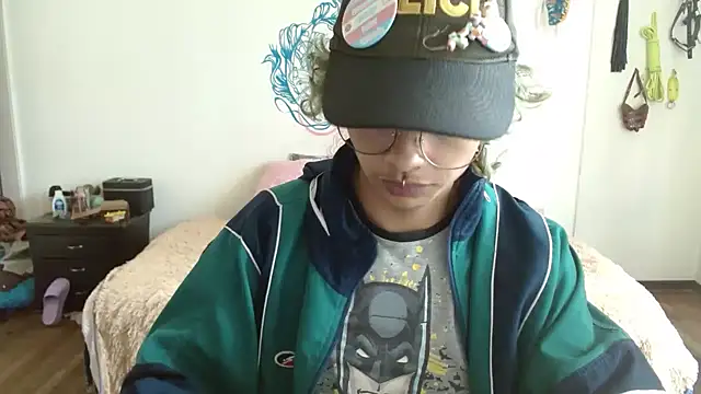 Snapshot of fenixmfx19 chatting on 02/24/25, 07:09 fenixmfx19 online show from 02/24/25, 07:09