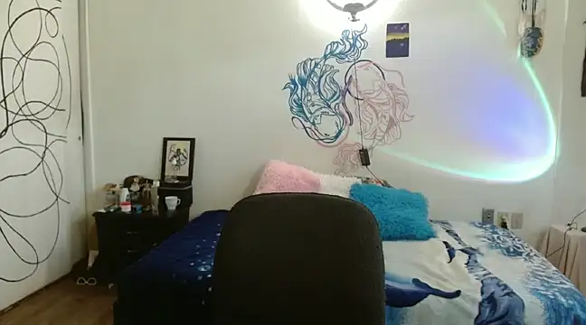 Snapshot of fenixmfx19 chatting on 03/13/25, 08:11 fenixmfx19 online show from 03/13/25, 08:11