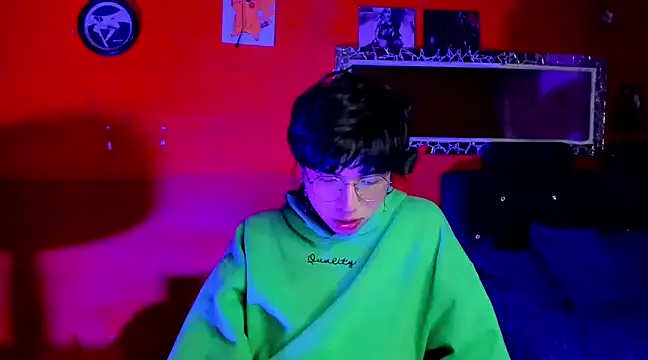 Snapshot of AnggelONfiree chatting on 02/14/25, 05:30 AnggelONfiree online show from 02/14/25, 05:30