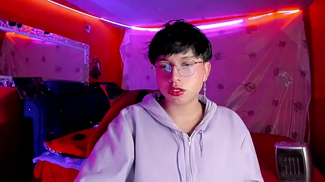 Snapshot of AnggelONfiree chatting on 09/18/25, 05:53 AnggelONfiree online show from 09/18/25, 05:53