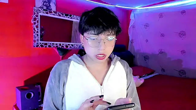 Snapshot of AnggelONfiree chatting on 09/30/25, 12:48 AnggelONfiree online show from 09/30/25, 12:48