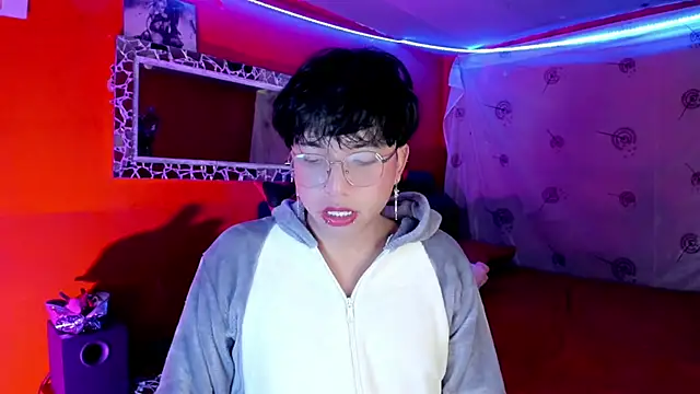 Snapshot of AnggelONfiree chatting on 10/07/25, 05:26 AnggelONfiree online show from 10/07/25, 05:26