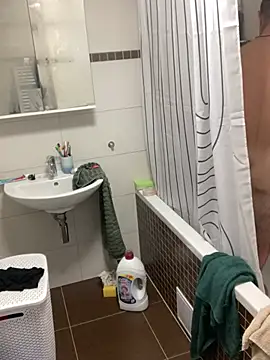 Snapshot of Zbochunec chatting on 03/20/25, 09:13 Zbochunec online show from 03/20/25, 09:13