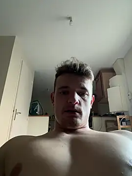 Snapshot of krov chatting on 01/13/25, 03:26 krov online show from 01/13/25, 03:26