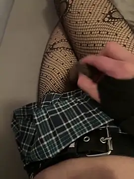 Snapshot of egirl711 chatting on 01/21/25, 03:26 egirl711 online show from 01/21/25, 03:26