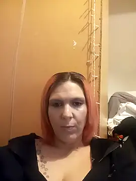 Snapshot of Geilesie32 chatting on 12/22/25, 10:07 Geilesie32 online show from 12/22/25, 10:07