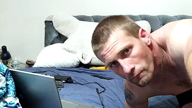 dcrick978 online show from 04/28/26, 07:35