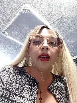 madelaine- online show from 02/25/25, 07:36