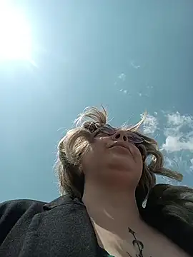 madelaine- online show from 02/27/26, 06:30